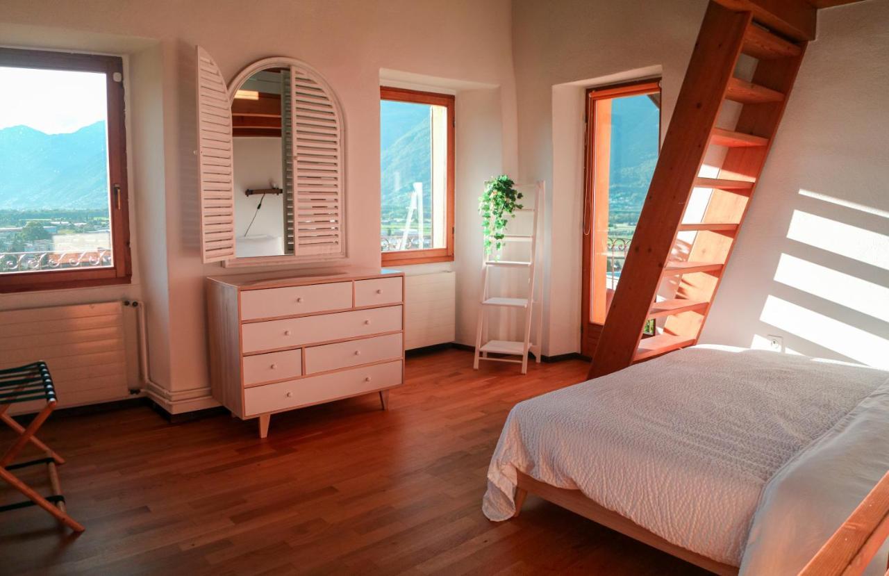 Wisteria House - Holiday Apartment Cadenazzo Exterior foto
