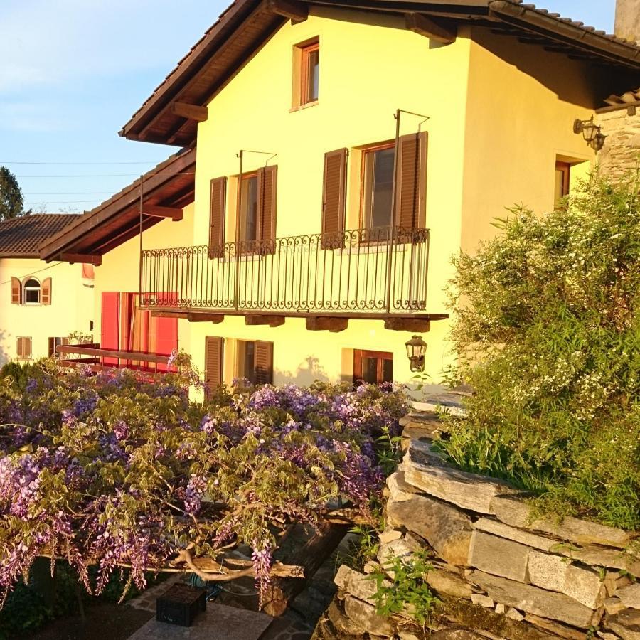Wisteria House - Holiday Apartment Cadenazzo Exterior foto