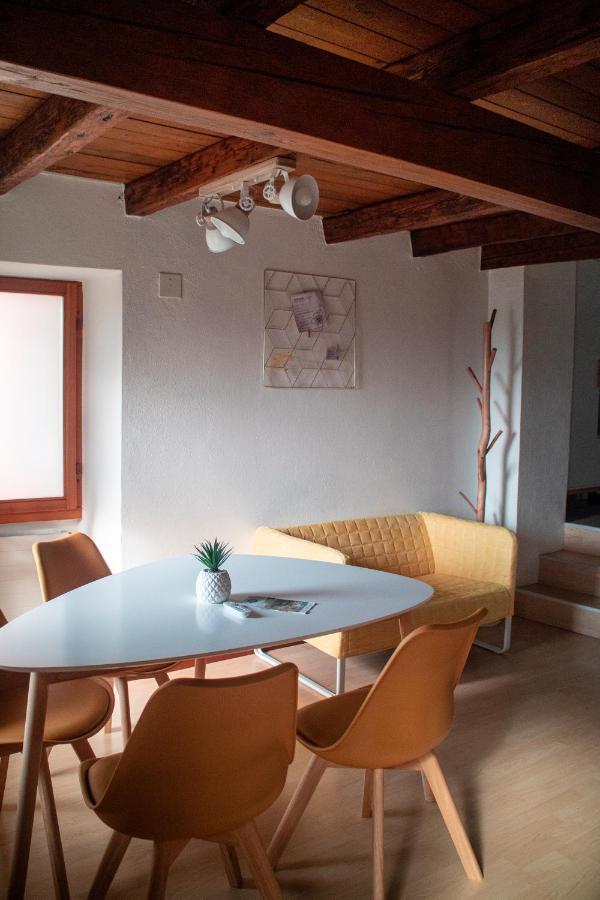 Wisteria House - Holiday Apartment Cadenazzo Exterior foto
